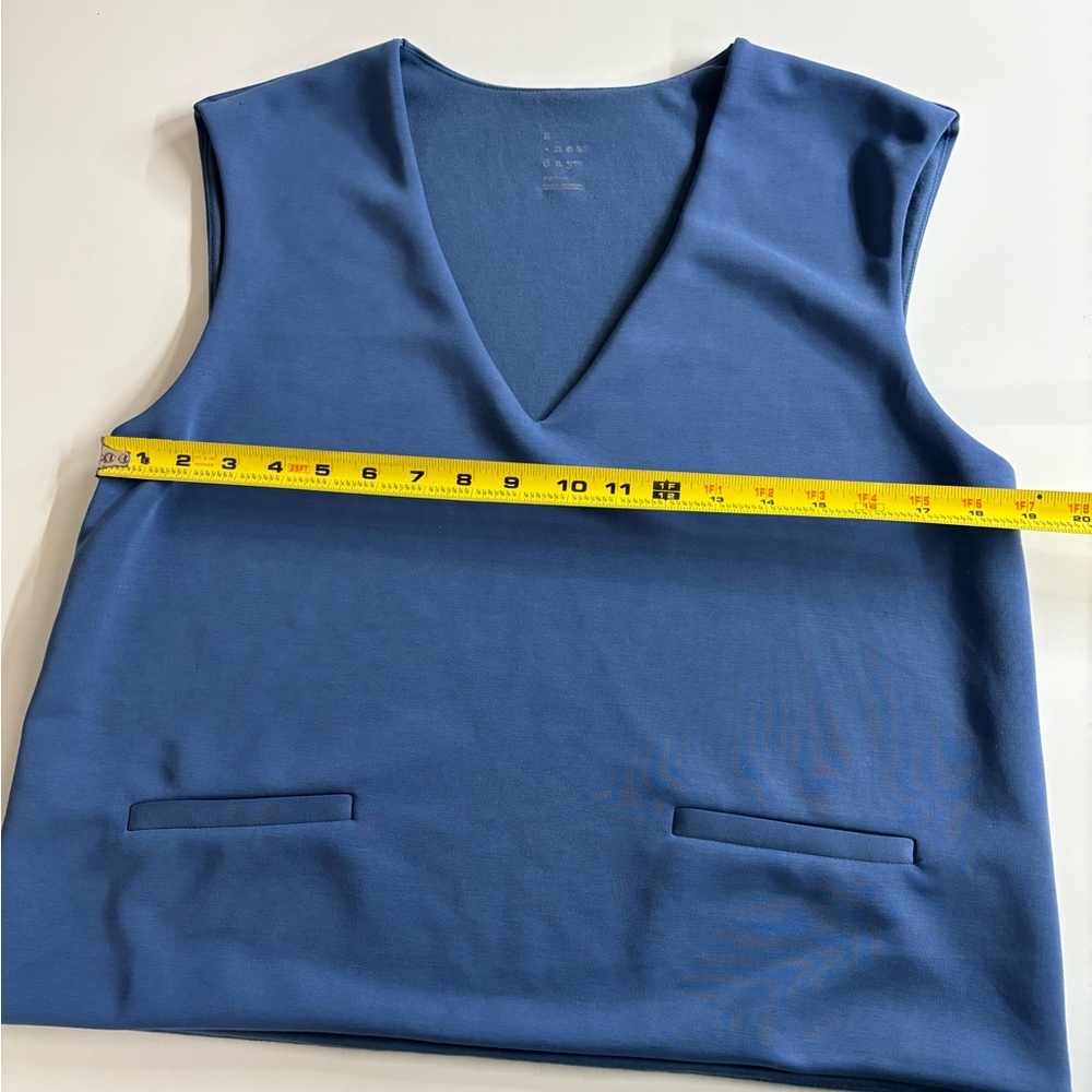 NWOT A New Day Classic V-Neck Sleeveless Top in Navy Formal Casual - Picture 7 of 9